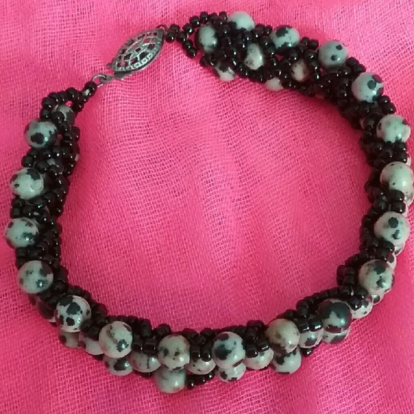 🔖 Host Pick 🔖Dalmation gemstone bracelet