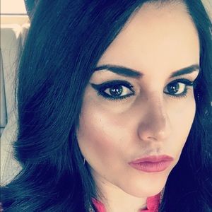 Meet your Posher, Adriana