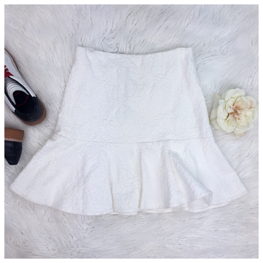 ALICE + OLIVIA Lewis Cream Pleated Mini Skirt - Picture 6 of 8