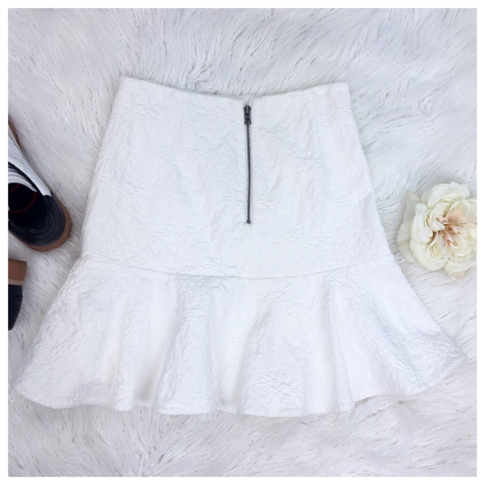 ALICE + OLIVIA Lewis Cream Pleated Mini Skirt - Picture 2 of 8