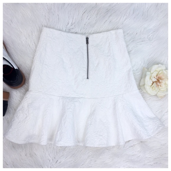 ALICE + OLIVIA Lewis Cream Pleated Mini Skirt - Picture 2 of 8