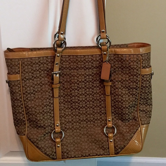 Coach Signature Tote