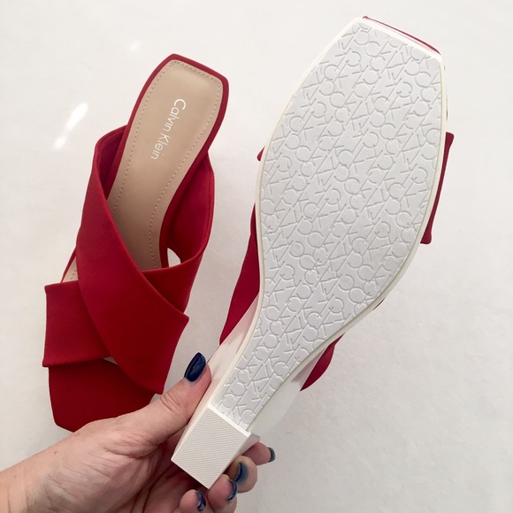 Calvin Klein funky red & white wedge sandal - Picture 4 of 5