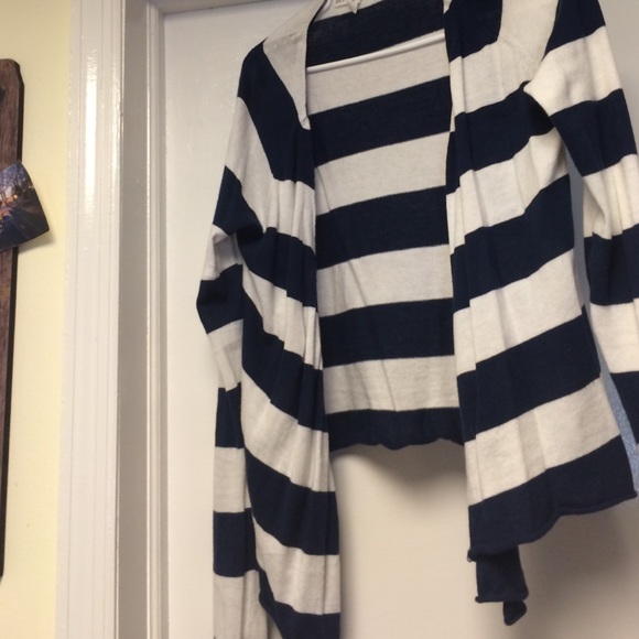 Too - Picture 2 of 3