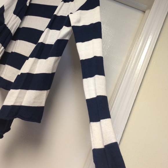 Too - Picture 3 of 3