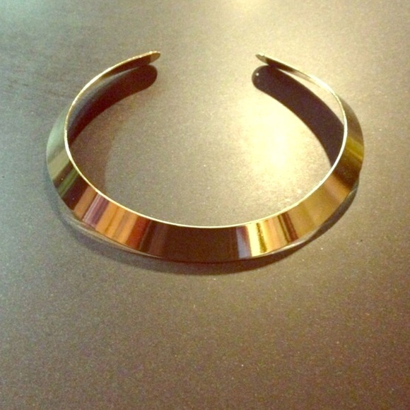 Gold collar necklace