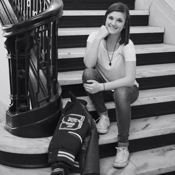 Meet your Posher, Kelsea - Picture 1 of 1