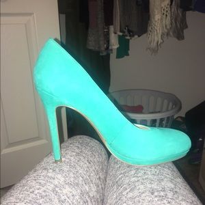 Jessica Simpson Teal/Turquoise Heels Size 8