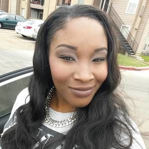 Meet your Posher, Alexis