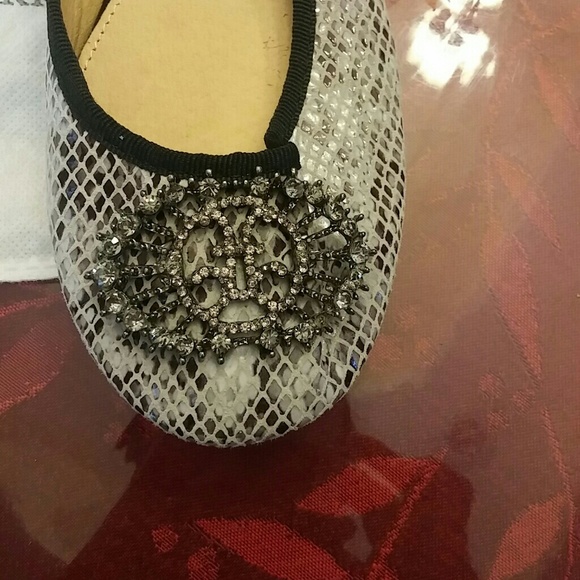 Flats black and white and Gray brand new - Picture 3 of 4