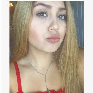 Meet your Posher, Desiree