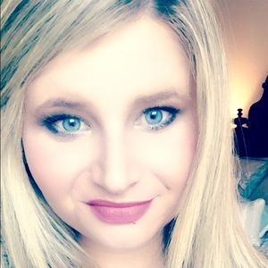 Meet your Posher, Ashleigh