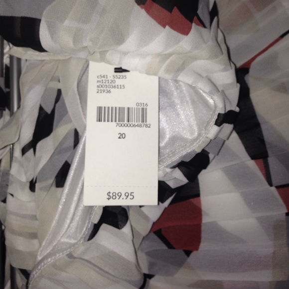 🌟NEW! Lane Bryant Ruffled Maxi Dress Plus Size - Picture 3 of 3