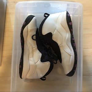 FLASH SALE: Big Kid Jordan's