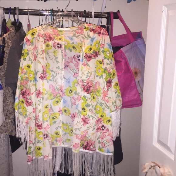 Kimono floral print great for summer and spring