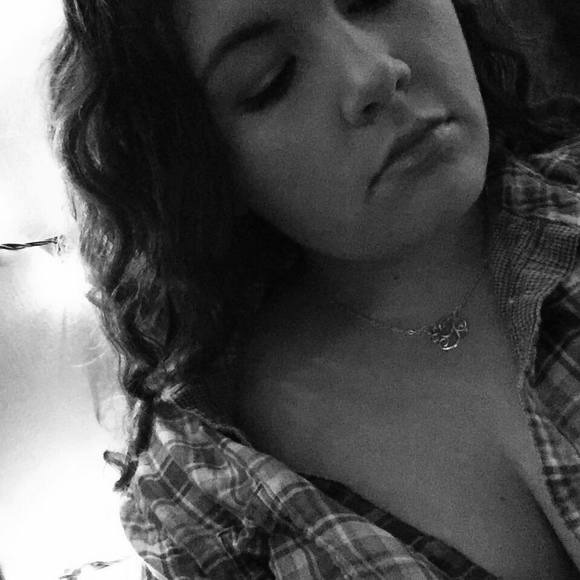 Meet your Posher, Gillian - Picture 1 of 1