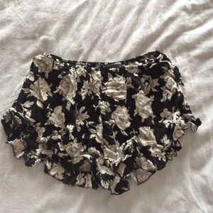 Brandy Melville floral print flowy shorts