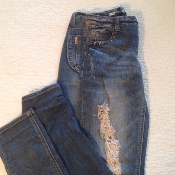 Distressed Skinny Jeans