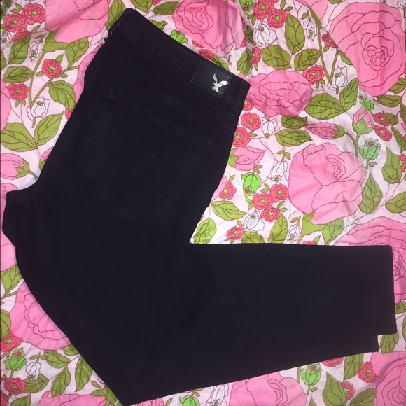 Black AEO Stretch Skinny Jeans in 12 Short
