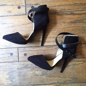 Sophia & Lee pointed toe pump