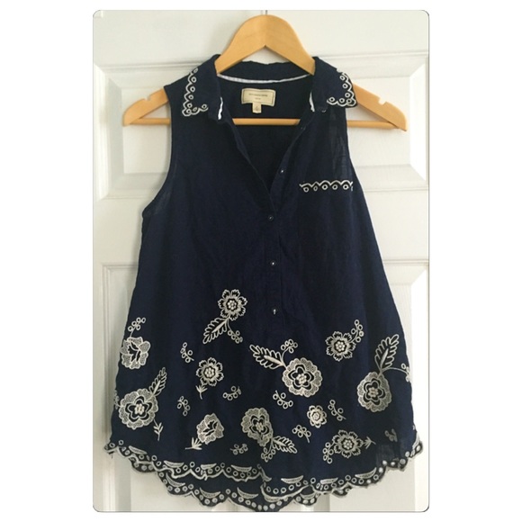 🚫Sold🚫Anthropologie Windswept Blossoms Henley - Picture 3 of 4