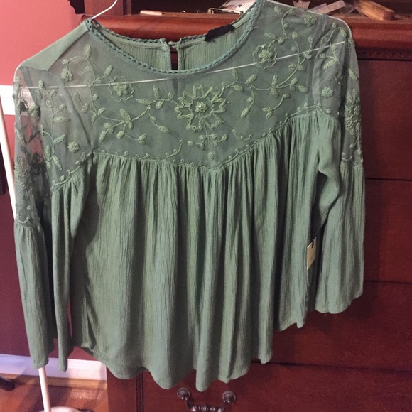 Cute forever 21 shirt