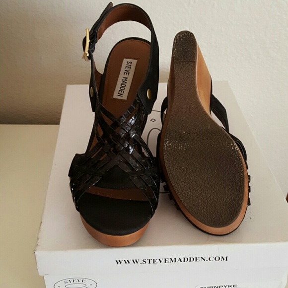 Steve Madden 'turnpyke' wedge sandal - Picture 2 of 4