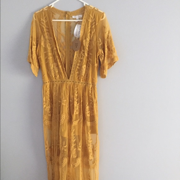 Honey punch nwt lace maxi