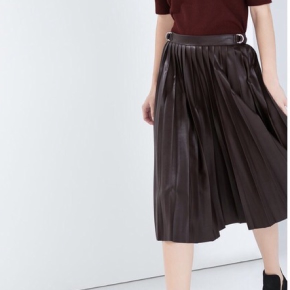 Zara pleated leather skirt - Picture 2 of 3
