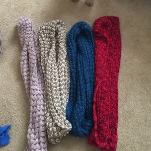 Bundle of 14 Scarves 🎀💥