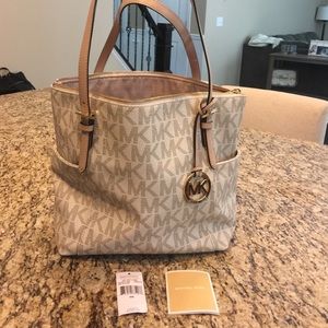 Michael Kors jet set medium tote
