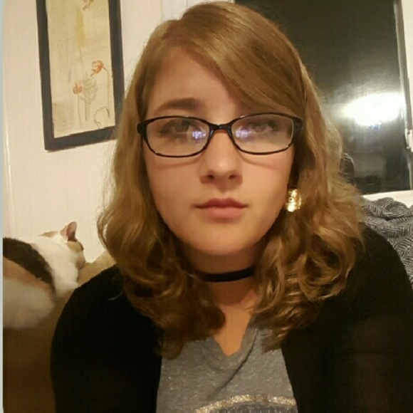 Meet your Posher, Shannon - Picture 2 of 2