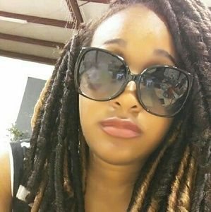 Meet your Posher, Regina