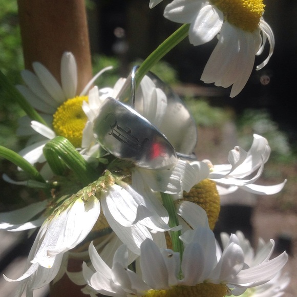 Silverware spoon ring. Monogrammed with a "D" - Picture 3 of 4