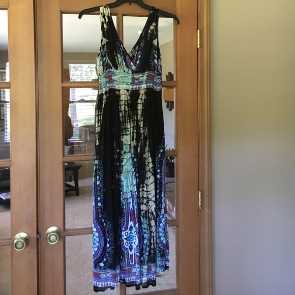 Flowing Boho Chic Maxi Dress. - Picture 1 of 3