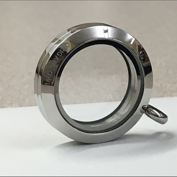 Origami Owl Medium Locket with Crystals - Picture 4 of 4