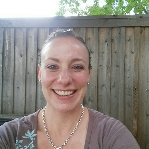 Meet your Posher, Michelle - Picture 1 of 1