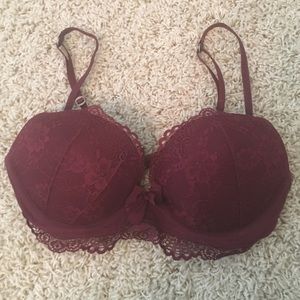 Hollister gorgeous maroon lace bra 32 C