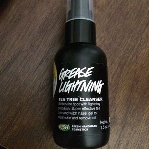 Lush grease lightning tea tree spot cleanser