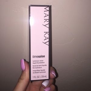 Mary Kay timewise foundation