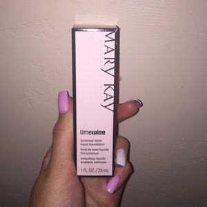 Mary Kay timewise foundation
