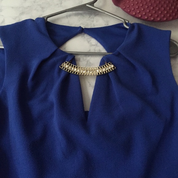 •Blue bodycon dress with jewelry accent• - Picture 4 of 4