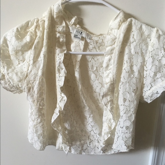 White detailed lace mini cardigan/shrug