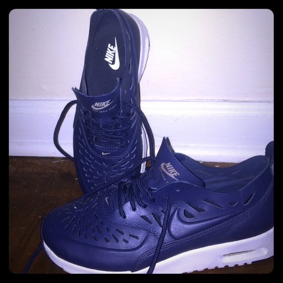 Air Max Thea size 6.5