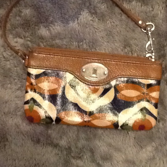 Fossil wristlet wallet