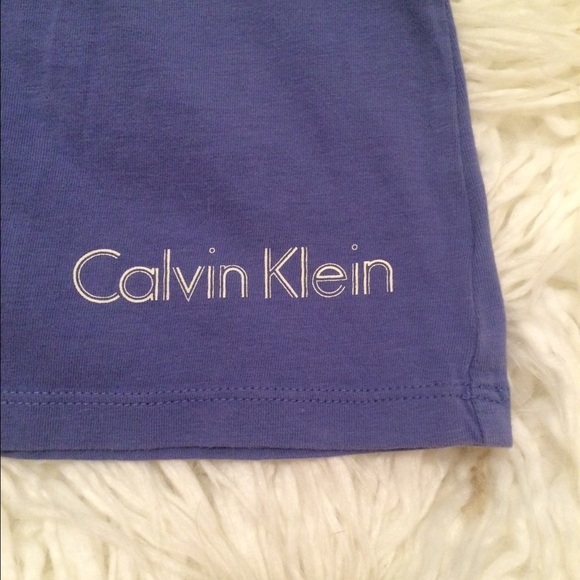 Calvin Klein shirt - Picture 4 of 4