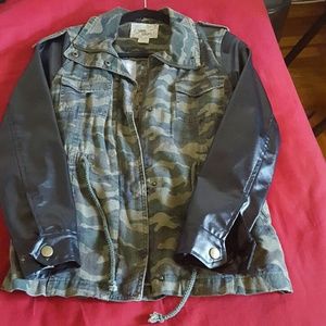 Camo jacket with leather sleeves
