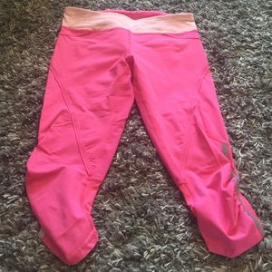 Lululemon bright pink crop leggings