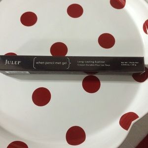 Gel pencil eye liner in graphite shimmer
