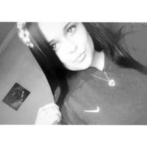 Meet your Posher, Ariana